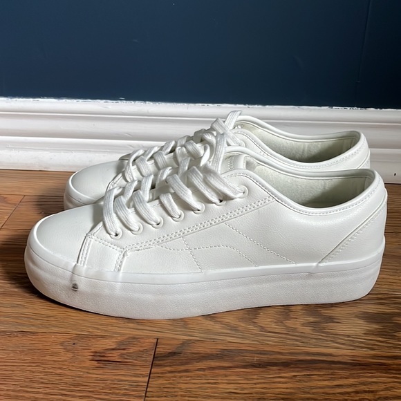 Cushionair Memory Foam White Women’s Chunky Sneaker Size 8 - Picture 4 of 5